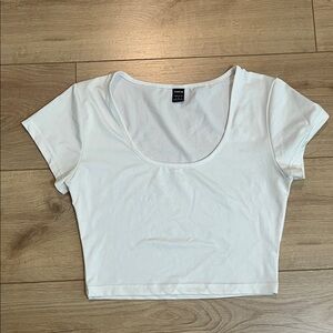 SHEIN White Scoop Neck Crop Top